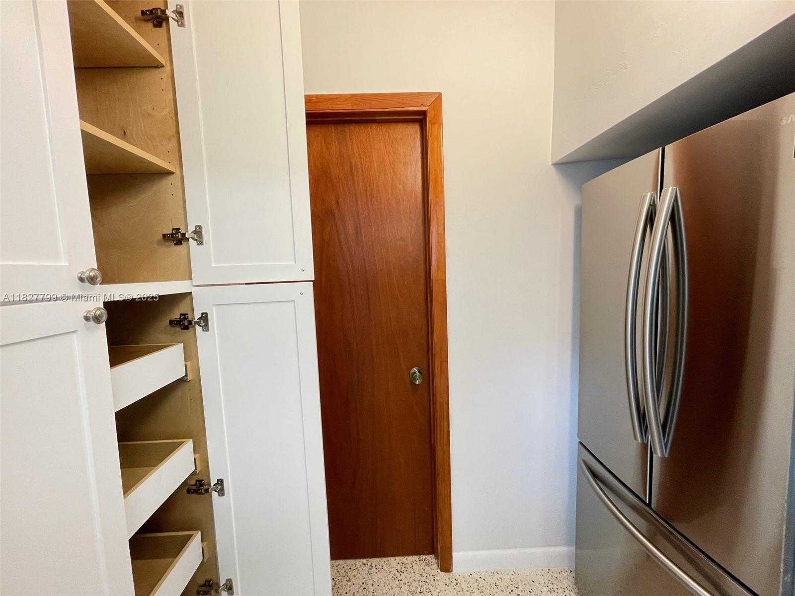 Small Image of 2920 SOUTH WEST 60TH CT, Miami Number 2