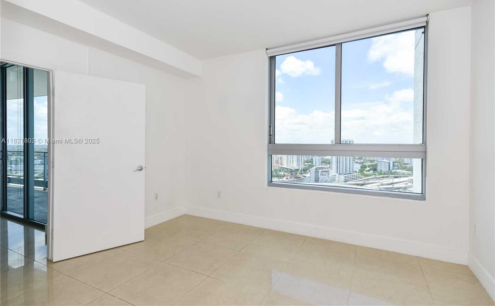 Small Image of 90 SOUTH WEST 3 STREET #3008, Miami Number 13
