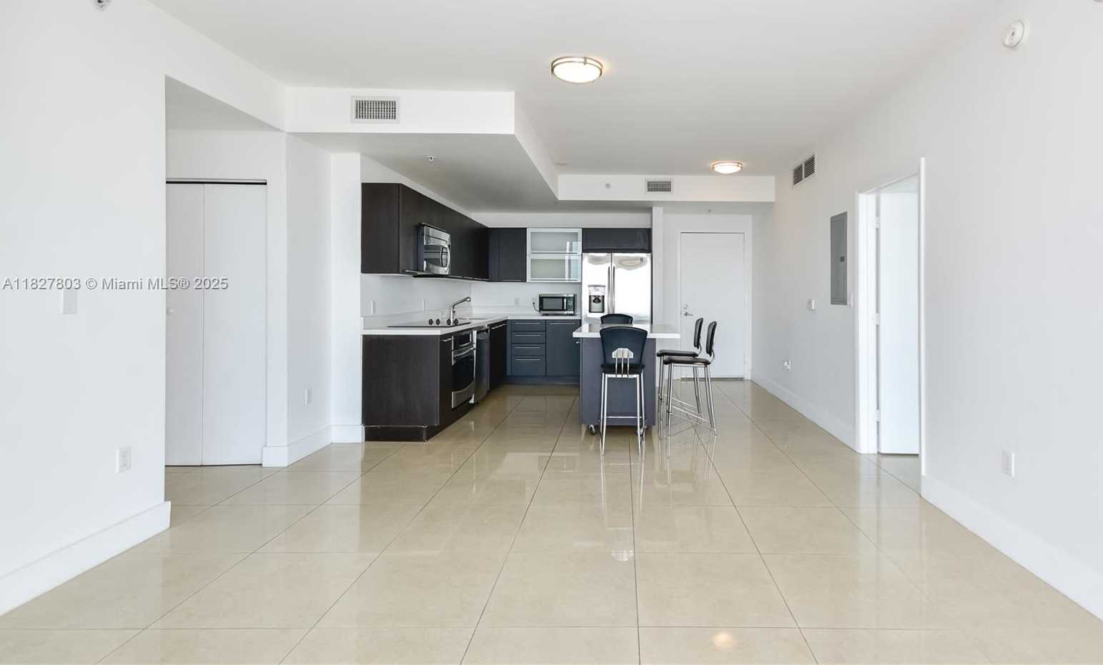 Small Image of 90 SOUTH WEST 3 STREET #3008, Miami Number 4