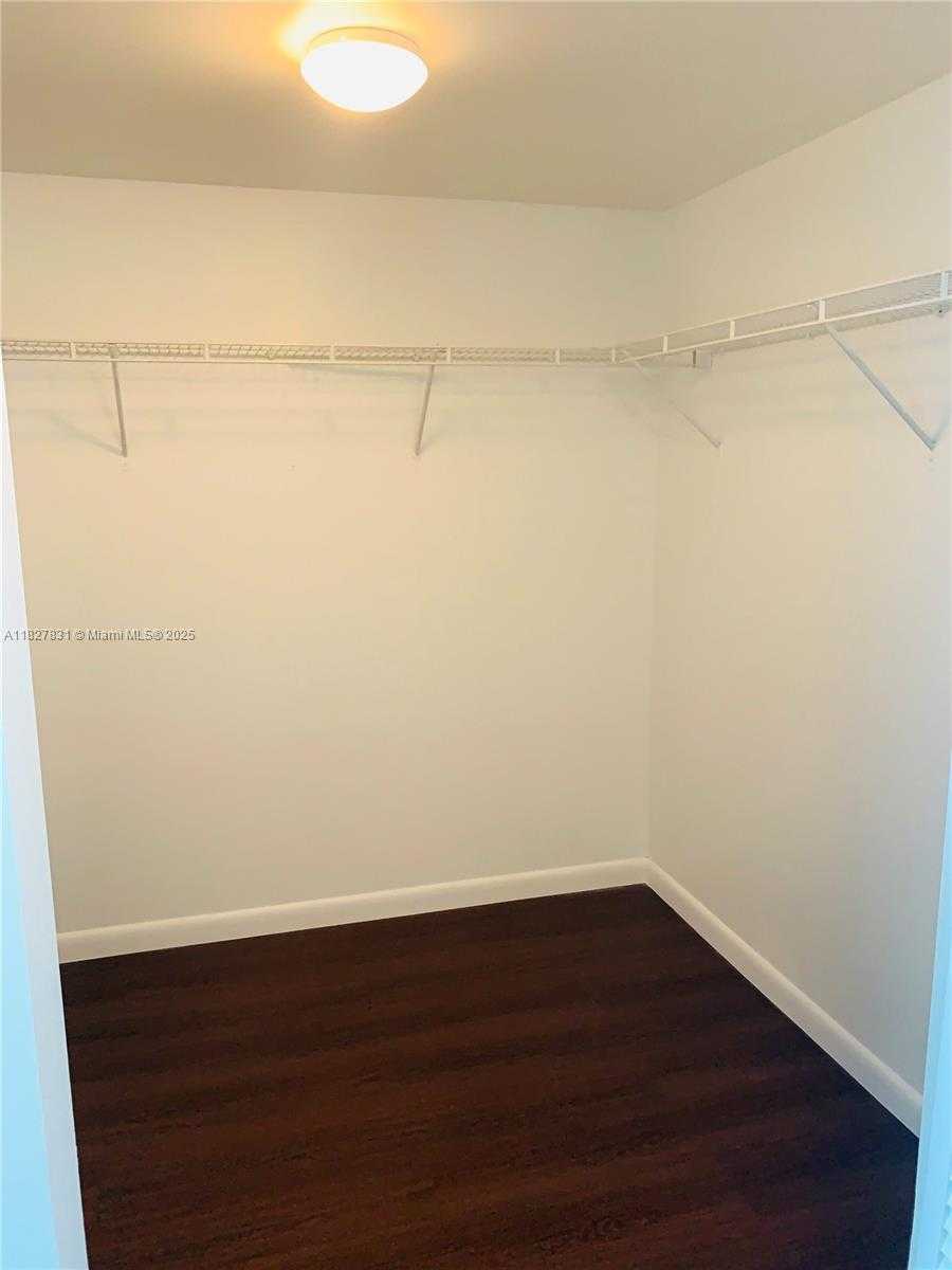 Small Image of 2101 BRICKELL AVE #2611, Miami Number 10