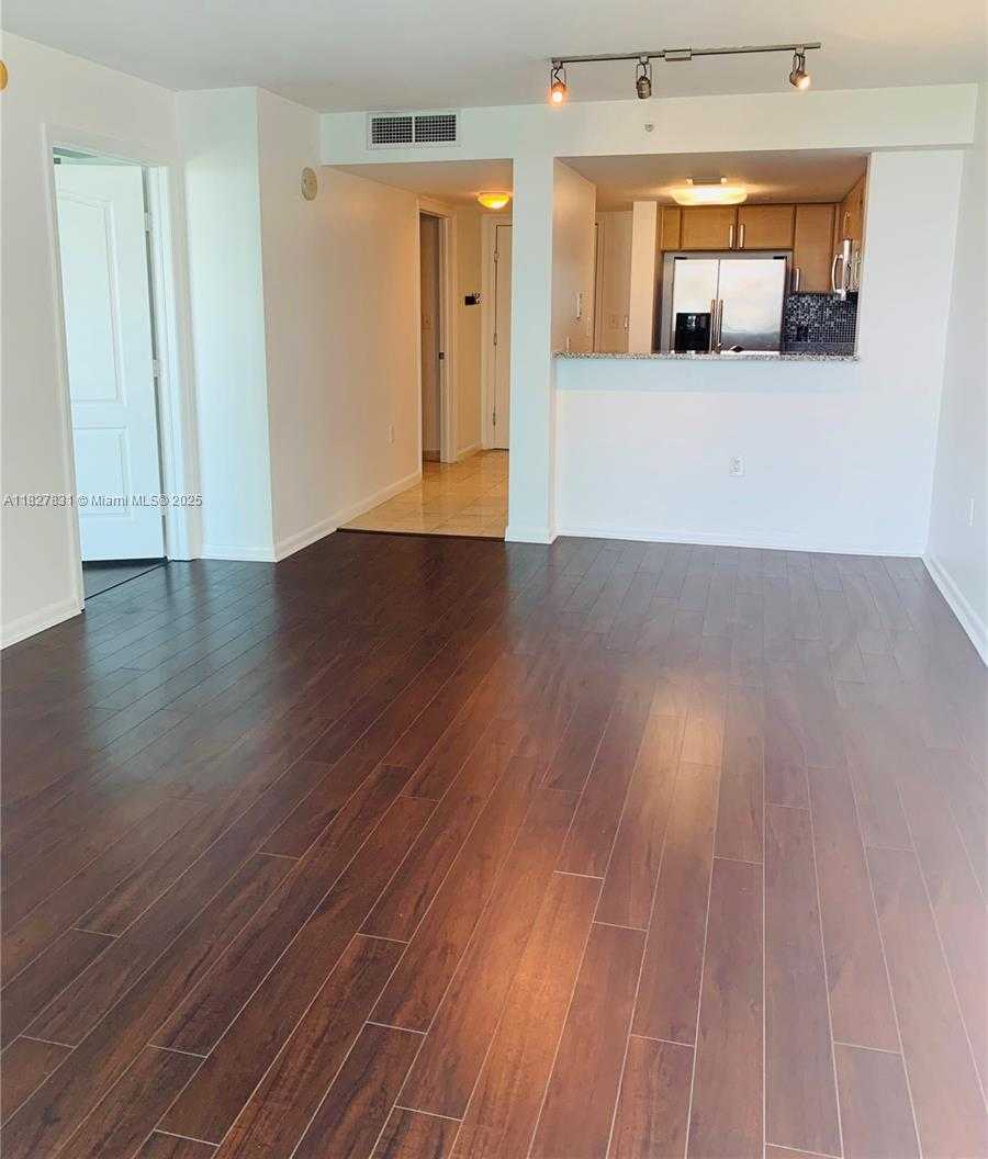 Small Image of 2101 BRICKELL AVE #2611, Miami Number 3