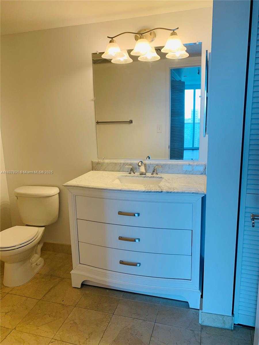 Small Image of 2101 BRICKELL AVE #2611, Miami Number 5