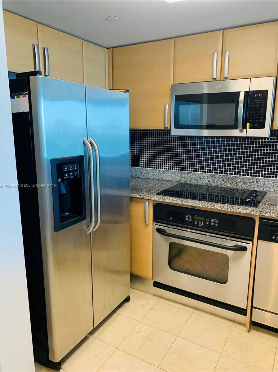 Small Image of 2101 BRICKELL AVE #2611, Miami Number 7