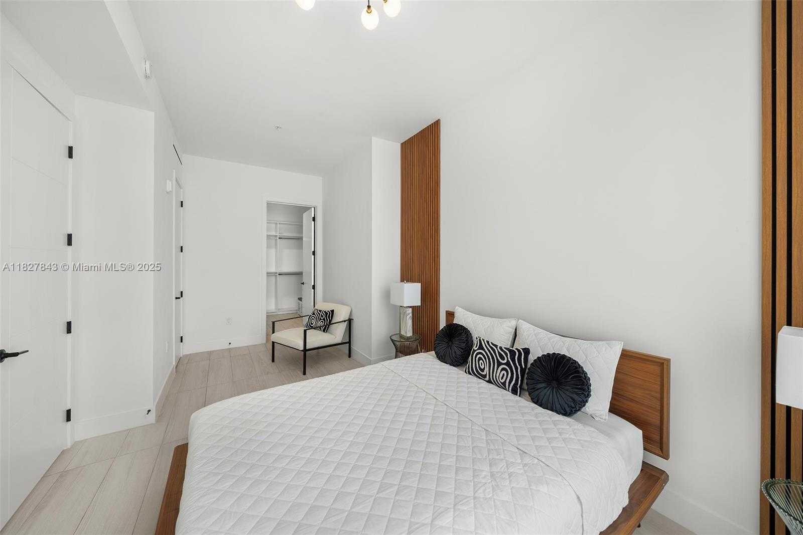 Small Image of 1030 15TH ST #213, Miami Beach Number 11