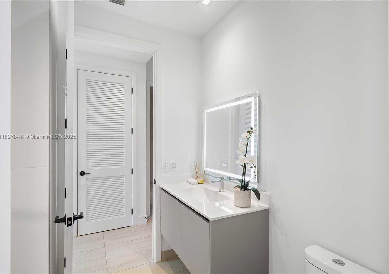 Small Image of 1030 15TH ST #213, Miami Beach Number 16