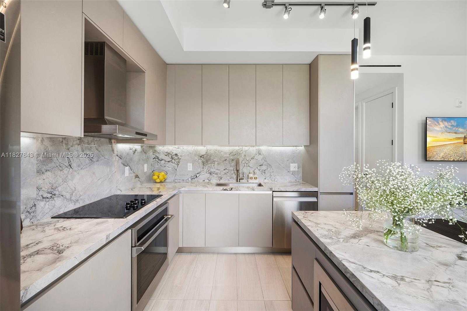 Small Image of 1030 15TH ST #213, Miami Beach Number 6