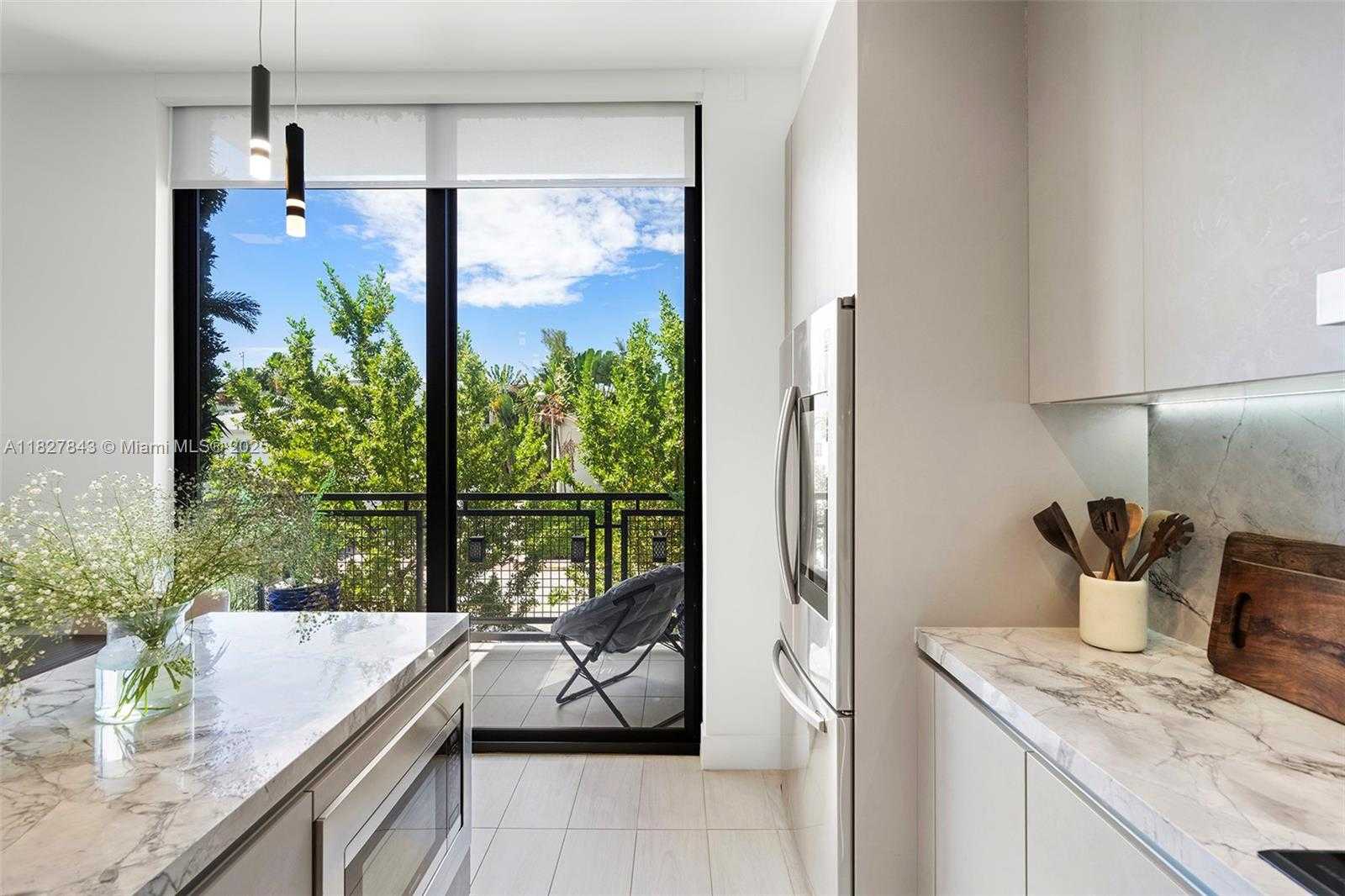 Small Image of 1030 15TH ST #213, Miami Beach Number 8