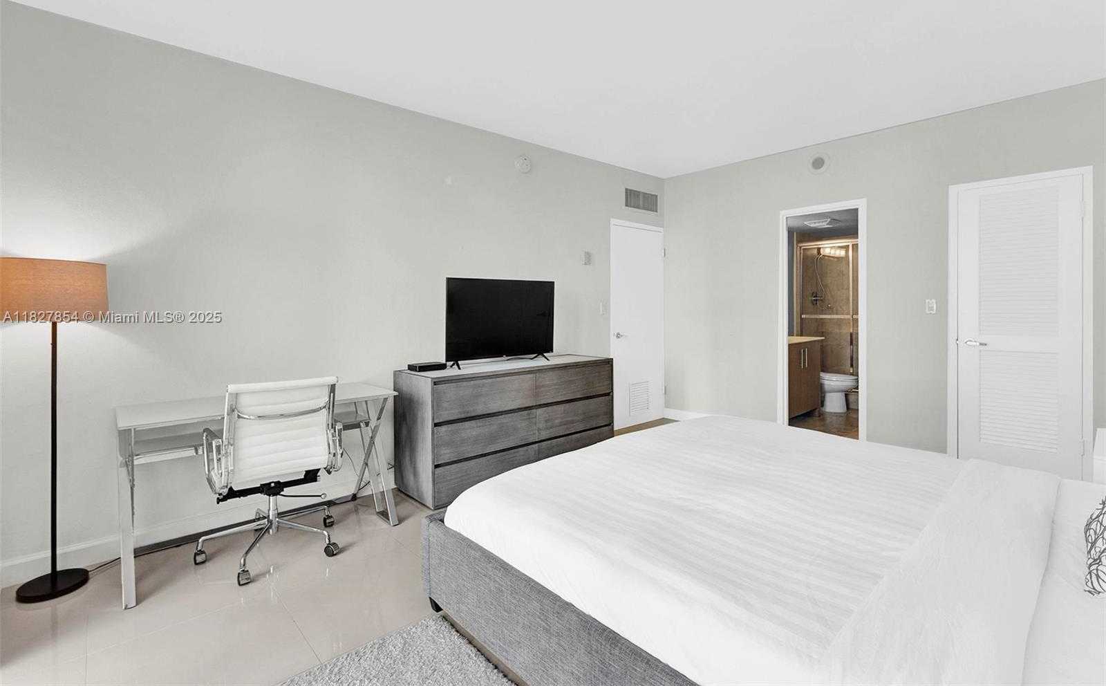Small Image of 10275 COLLINS AVE #406, Bal Harbour Number 12