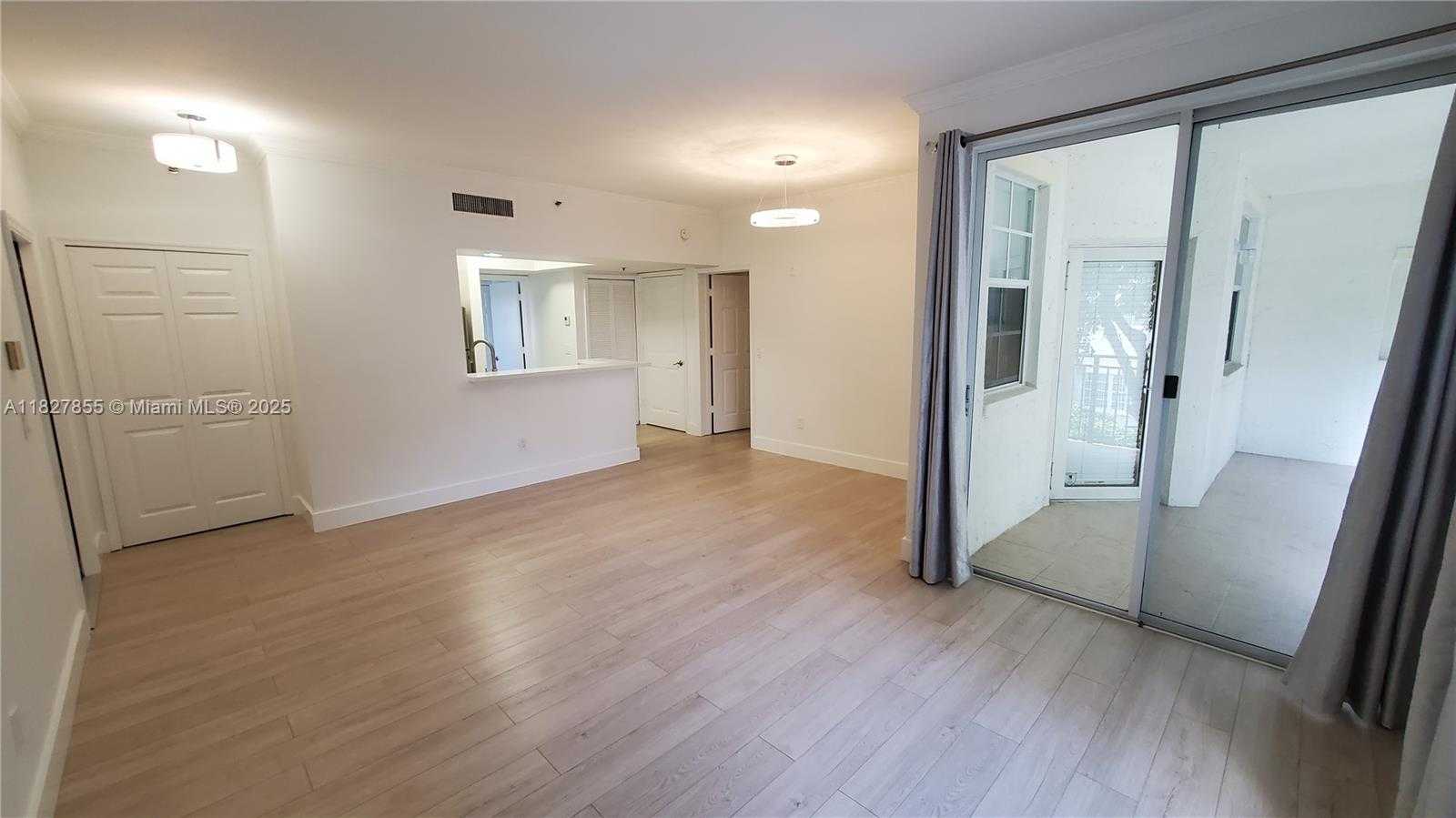 Small Image of Aventura Number 12