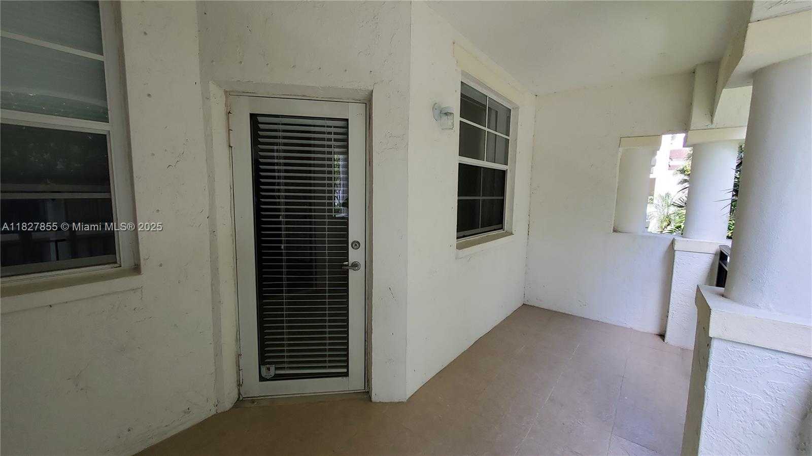 Small Image of Aventura Number 27
