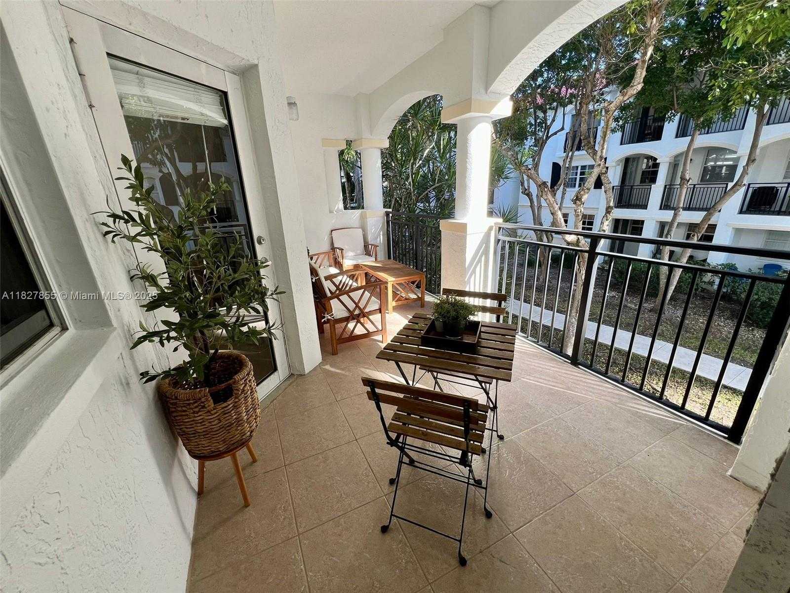 Small Image of Aventura Number 30