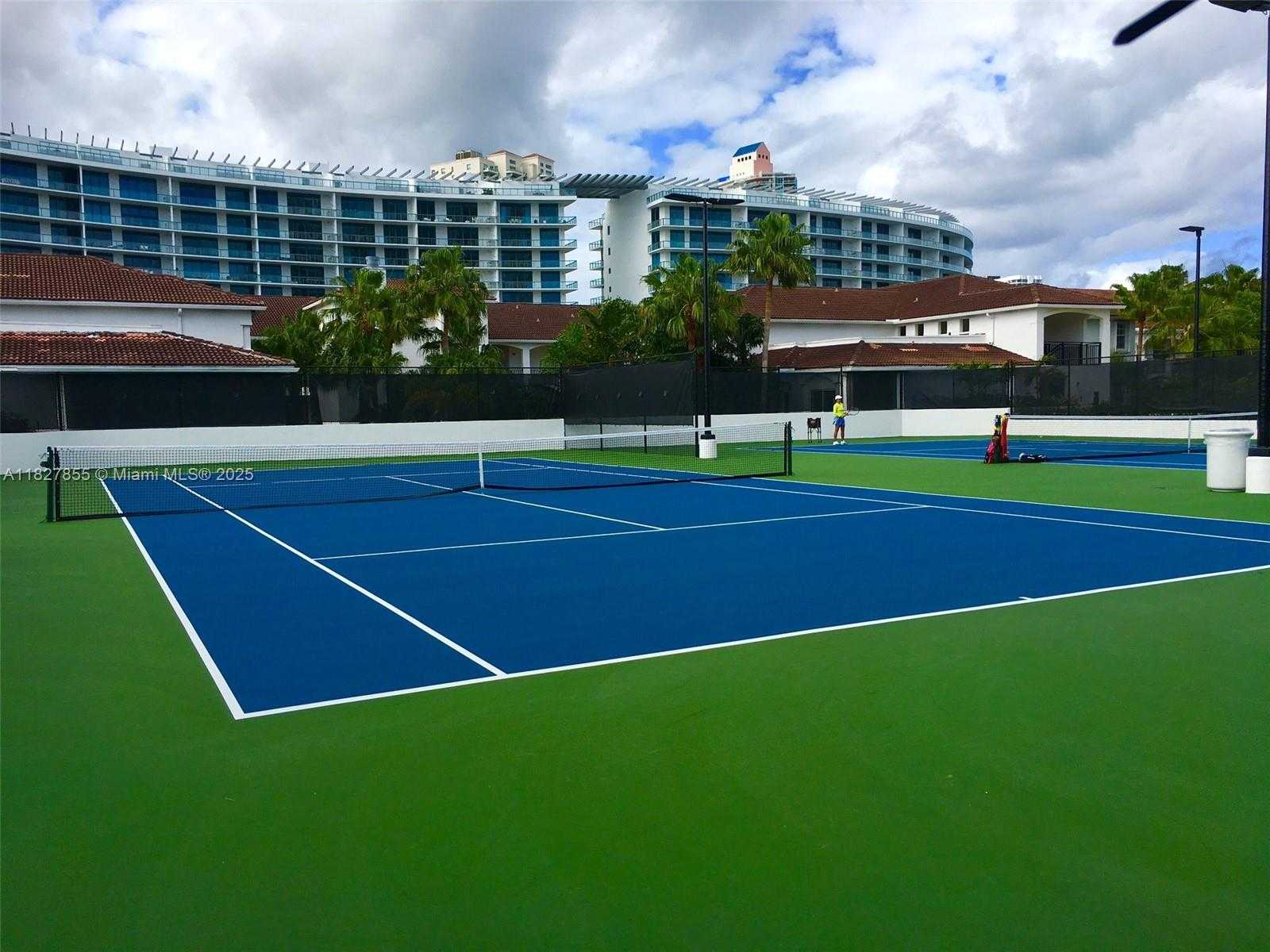 Small Image of Aventura Number 54