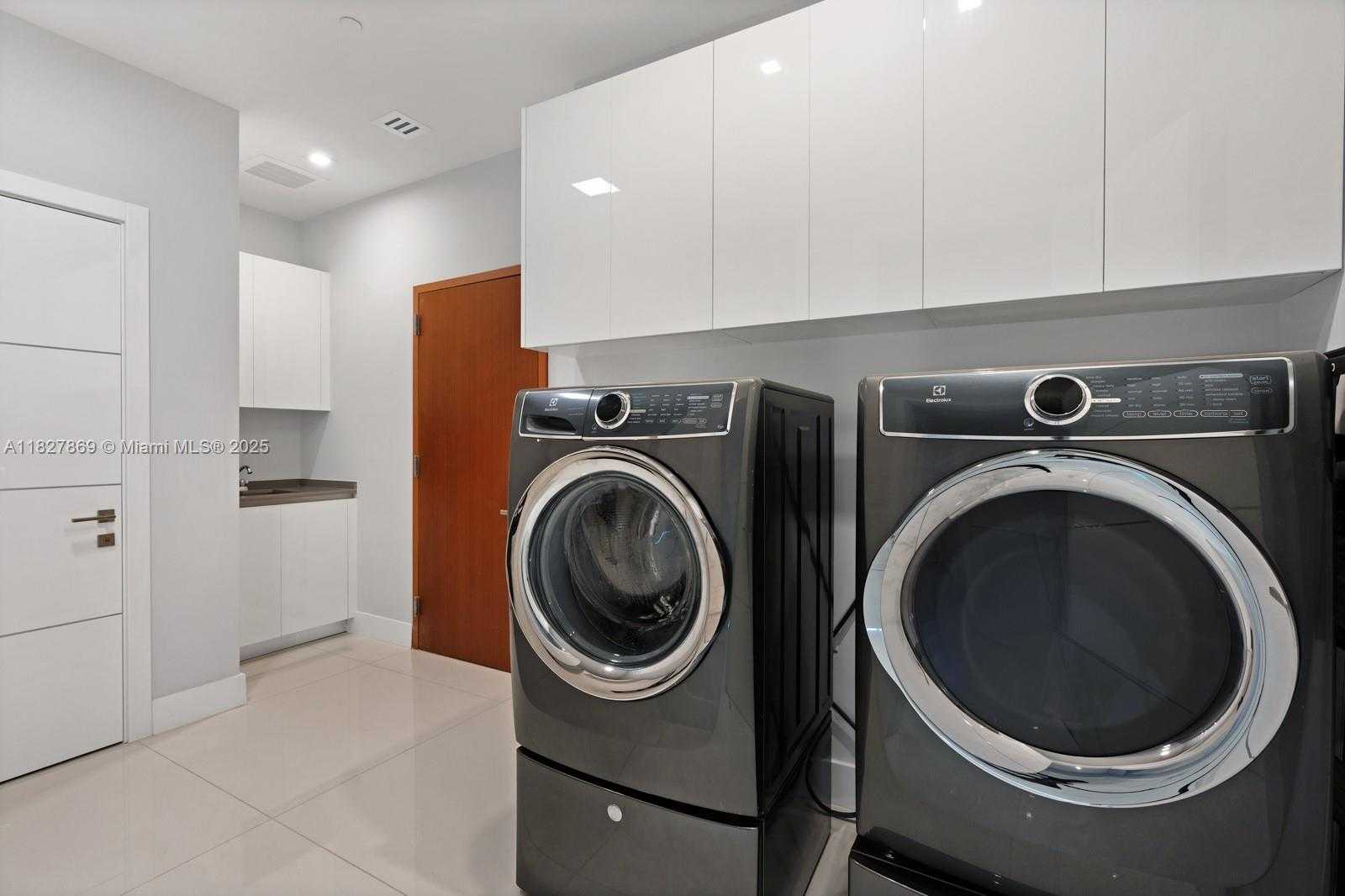 Small Image of 88 SOUTH WEST 7TH ST #4204, Miami Number 17