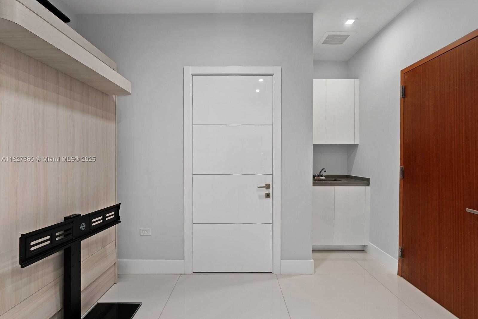 Small Image of 88 SOUTH WEST 7TH ST #4204, Miami Number 18