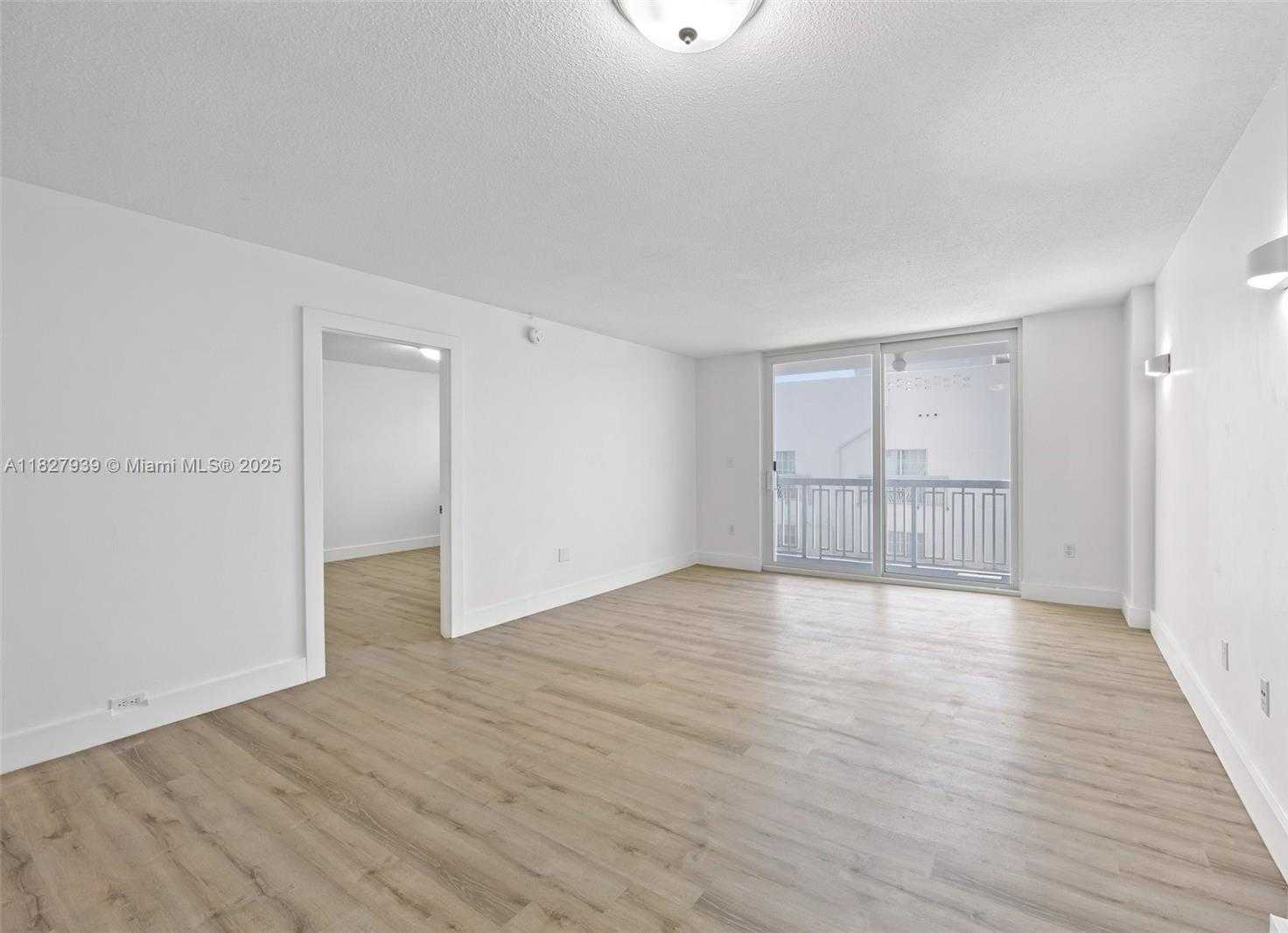 Small Image of 401 OCEAN DR #425, Miami Beach Number 8