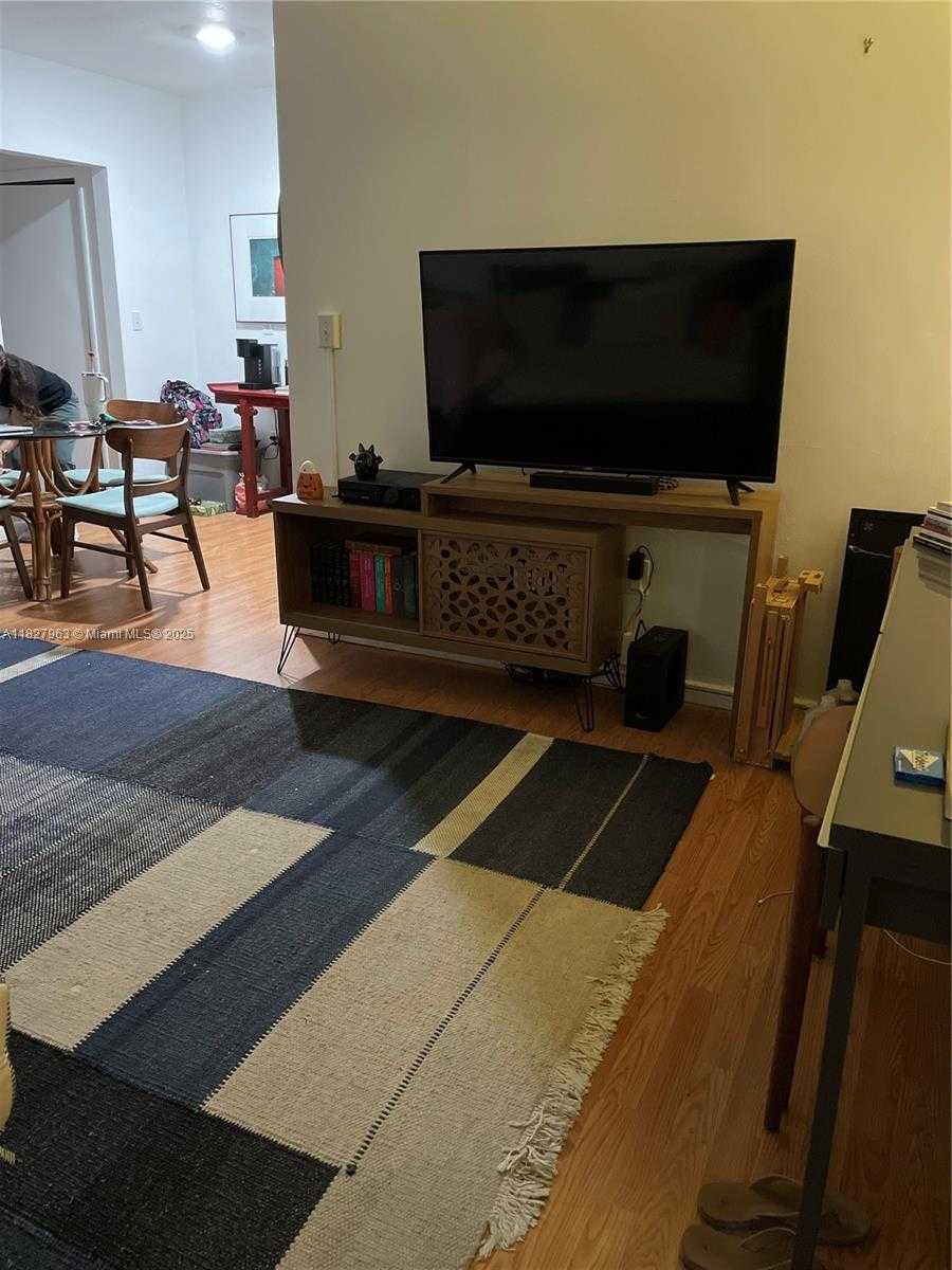 Small Image of 7311 GARY AVE #28, Miami Beach Number 3