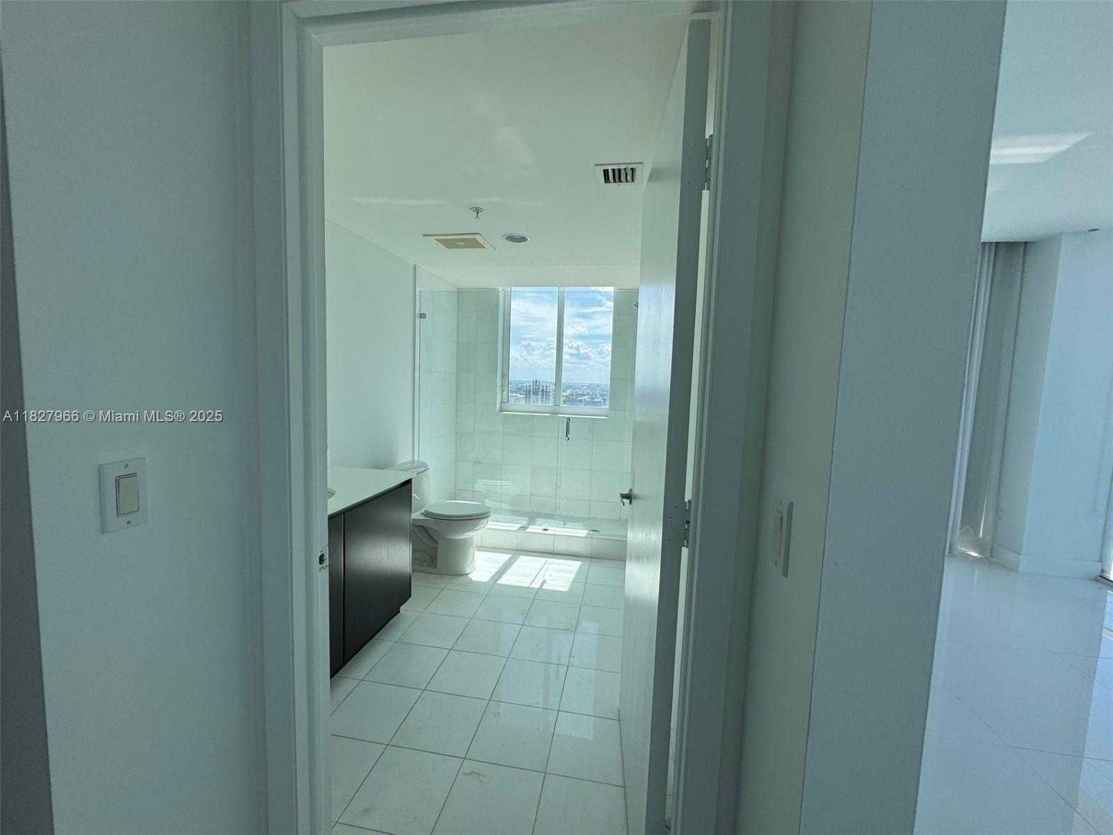 Small Image of 665 NORTH EAST 25TH ST #PHI-04, Miami Number 14