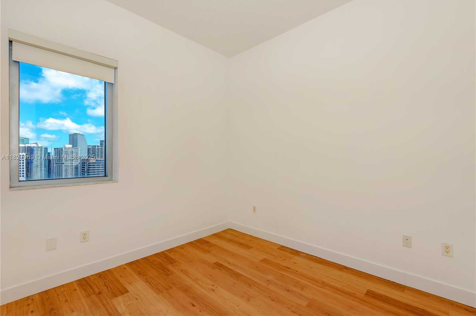 Small Image of 1060 BRICKELL AV #4309, Miami Number 17