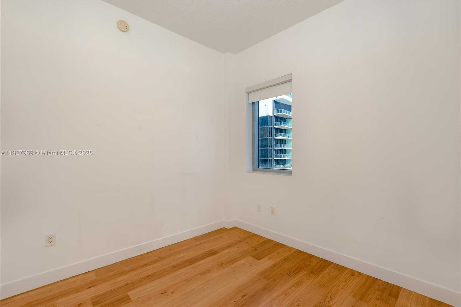 Small Image of 1060 BRICKELL AV #4309, Miami Number 18