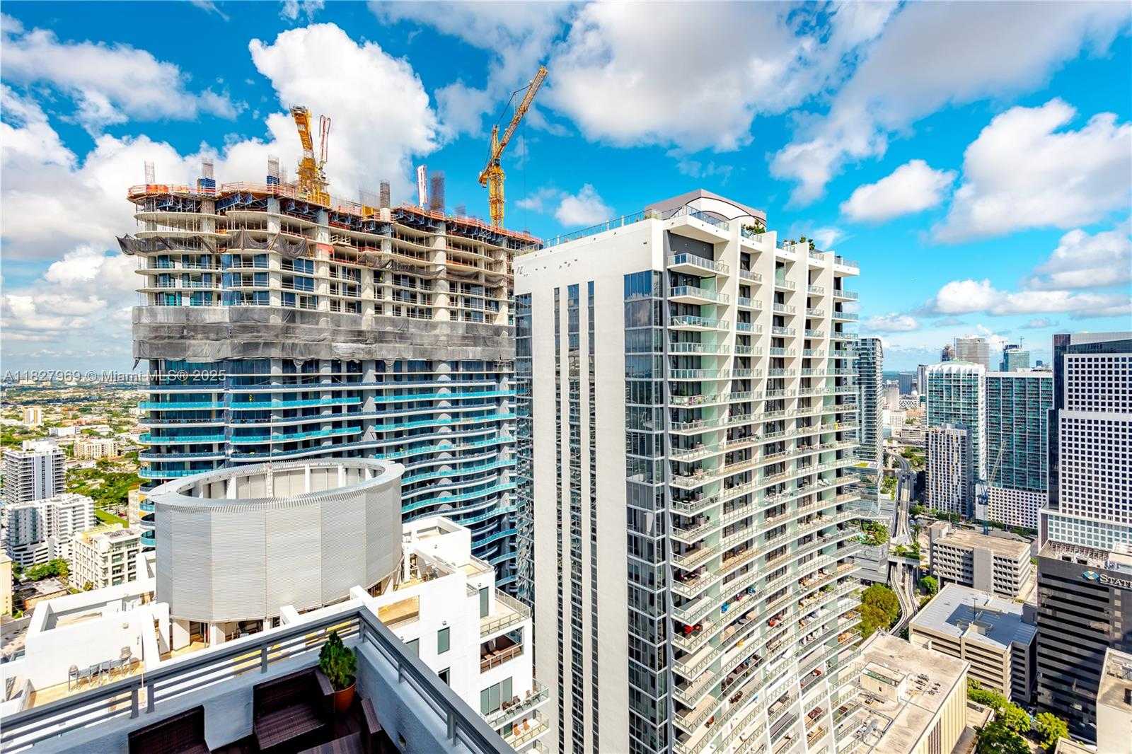 Small Image of 1060 BRICKELL AV #4309, Miami Number 2