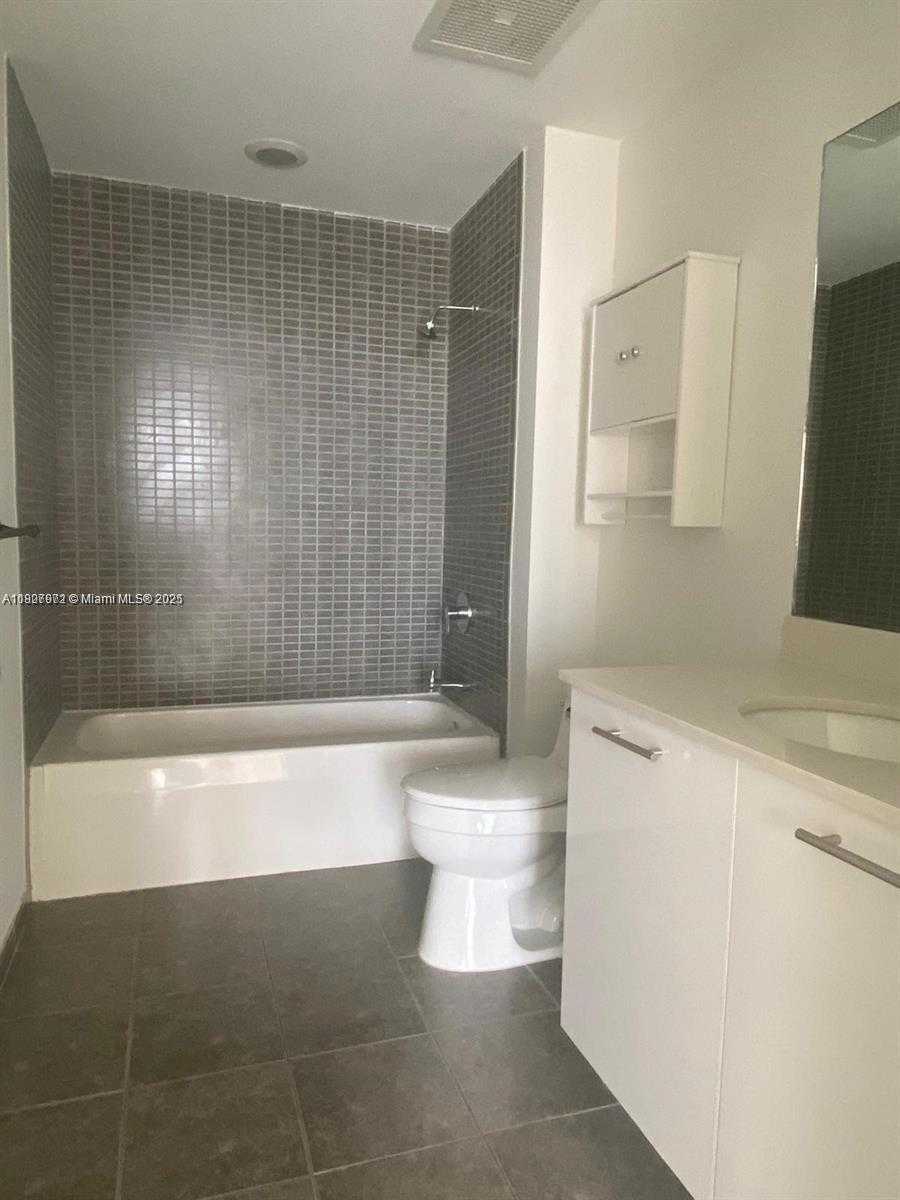 Small Image of 3470 EAST COAST AVE #H1608, Miami Number 31