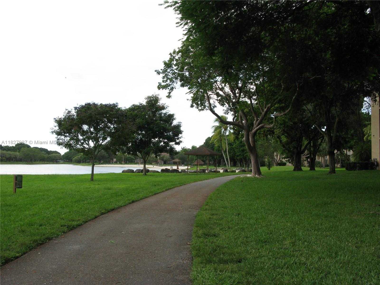 Small Image of 15551 SOUTH WEST 104TH TER #812, Miami Number 16
