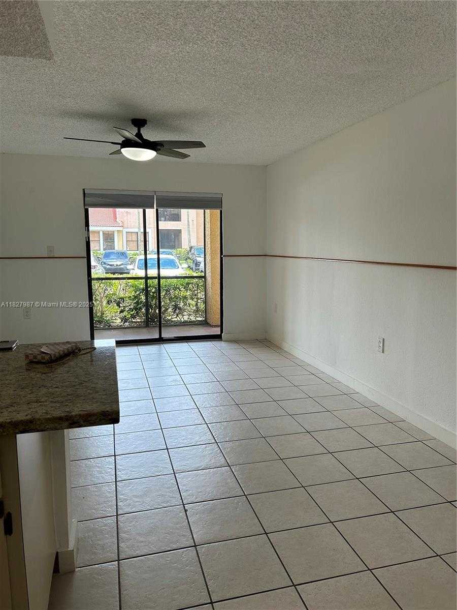 Small Image of 15551 SOUTH WEST 104TH TER #812, Miami Number 4