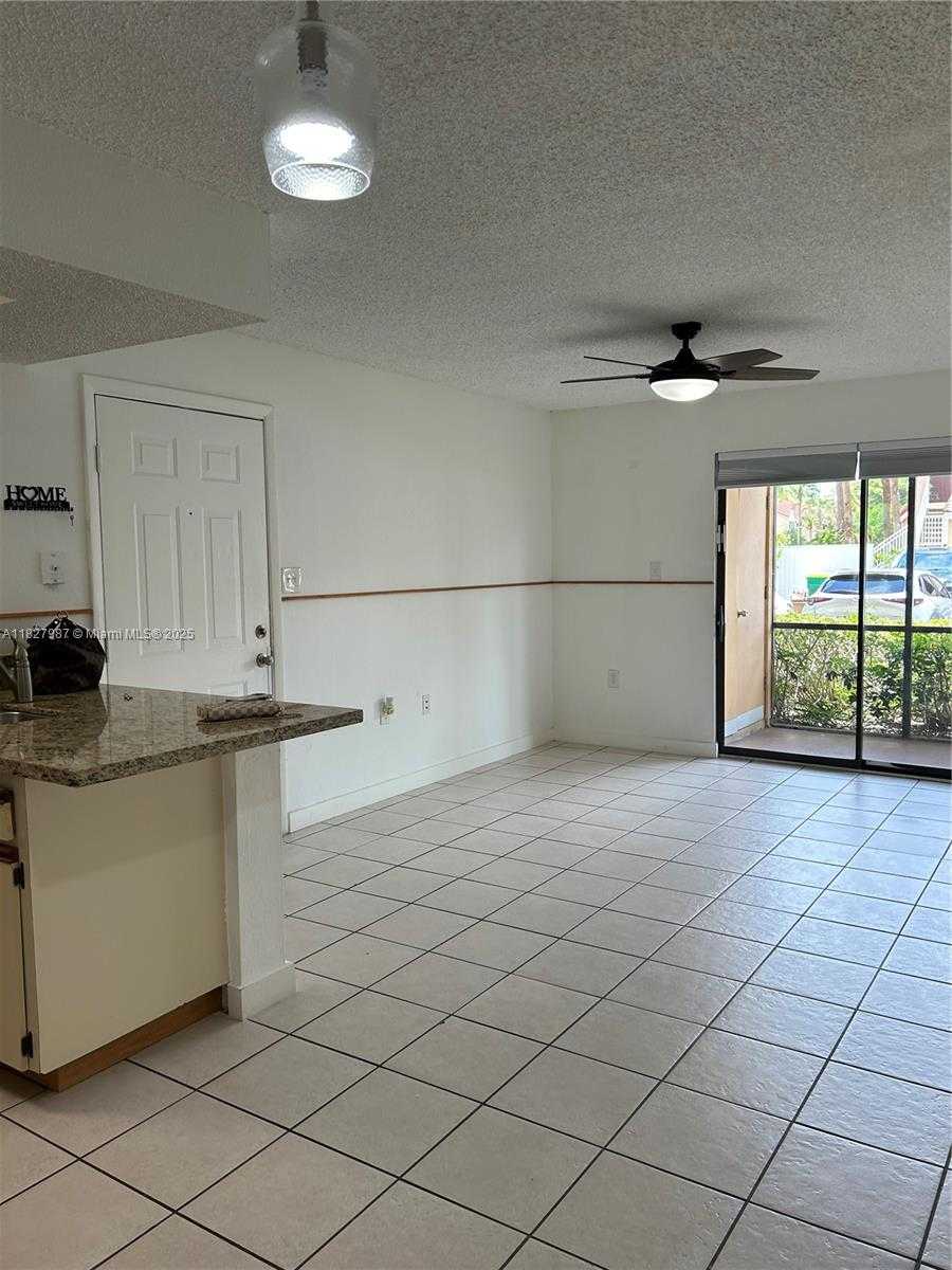 Small Image of 15551 SOUTH WEST 104TH TER #812, Miami Number 5