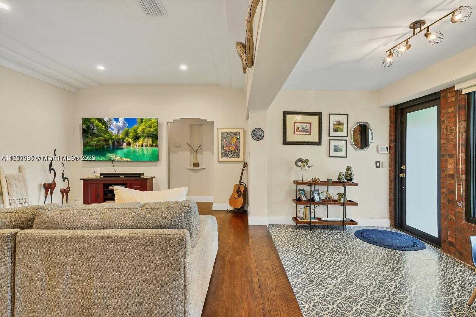 Small Image of 45 NORTH EAST 98TH ST, Miami Shores Number 16