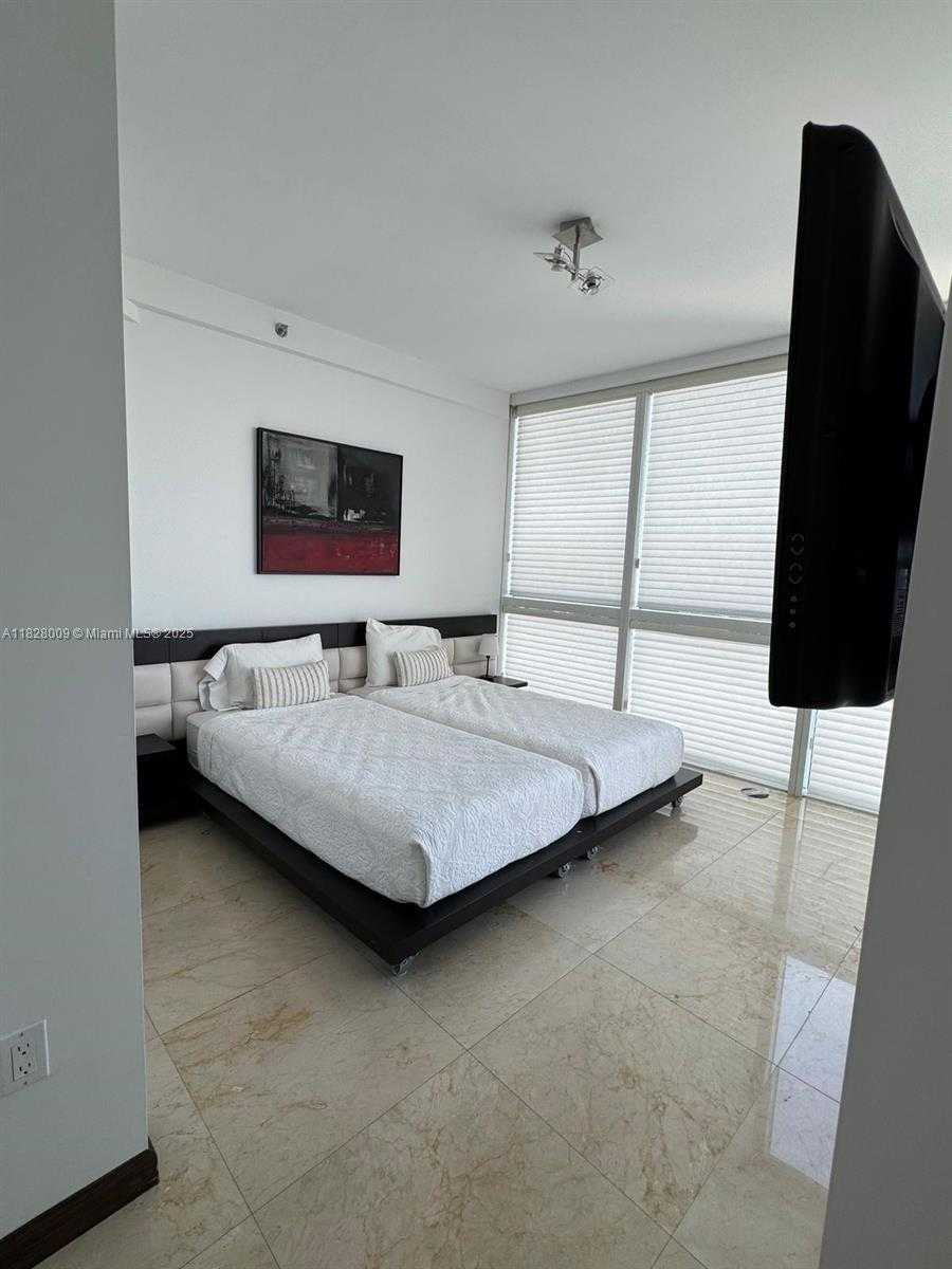 Small Image of 450 ALTON RD #3505, Miami Beach Number 4