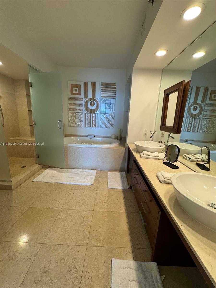 Small Image of 450 ALTON RD #3505, Miami Beach Number 5