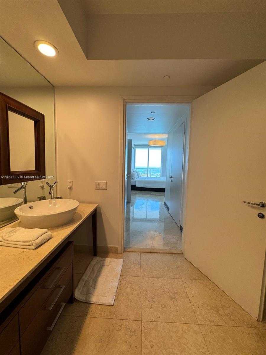 Small Image of 450 ALTON RD #3505, Miami Beach Number 6