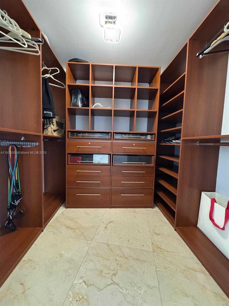 Small Image of 450 ALTON RD #3505, Miami Beach Number 7