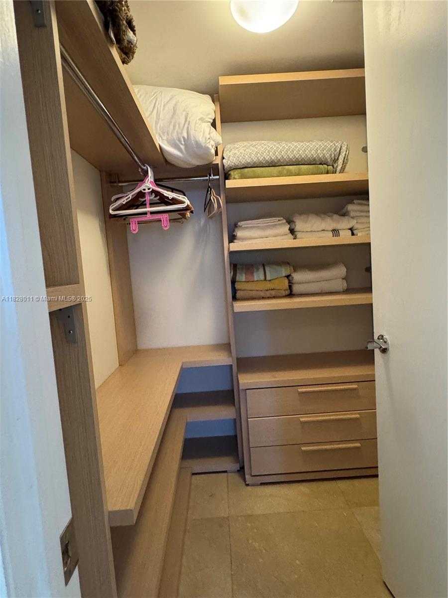 Small Image of 1830 SOUTH OCEAN DRIVE #1404, Hallandale Beach Number 32