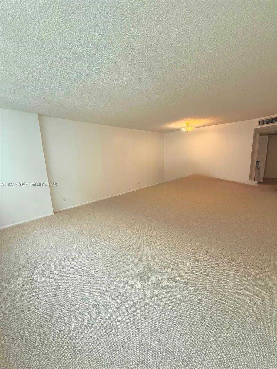 Small Image of 6039 COLLINS AVE #1212, Miami Beach Number 13