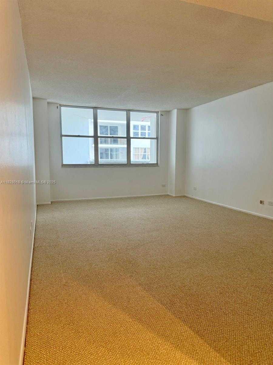 Small Image of 6039 COLLINS AVE #1212, Miami Beach Number 15