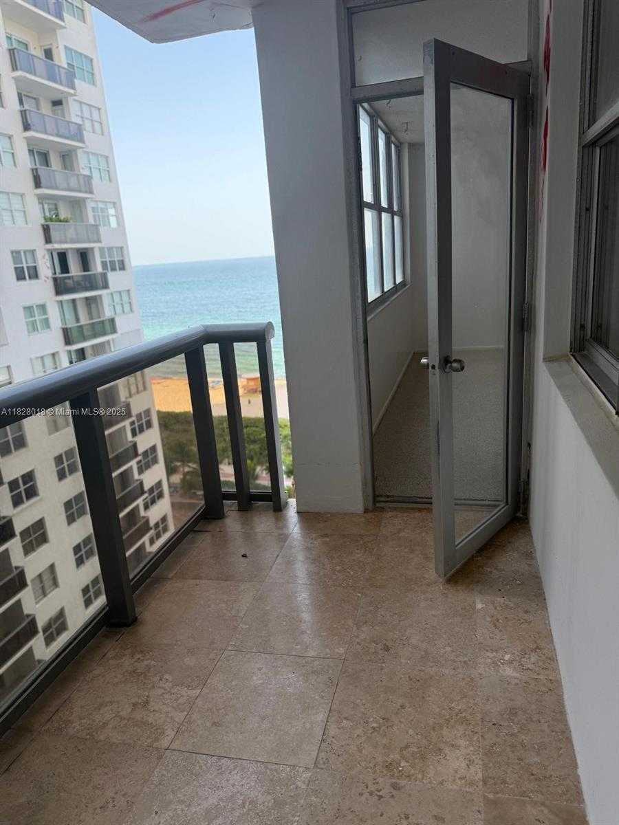 Small Image of 6039 COLLINS AVE #1212, Miami Beach Number 18