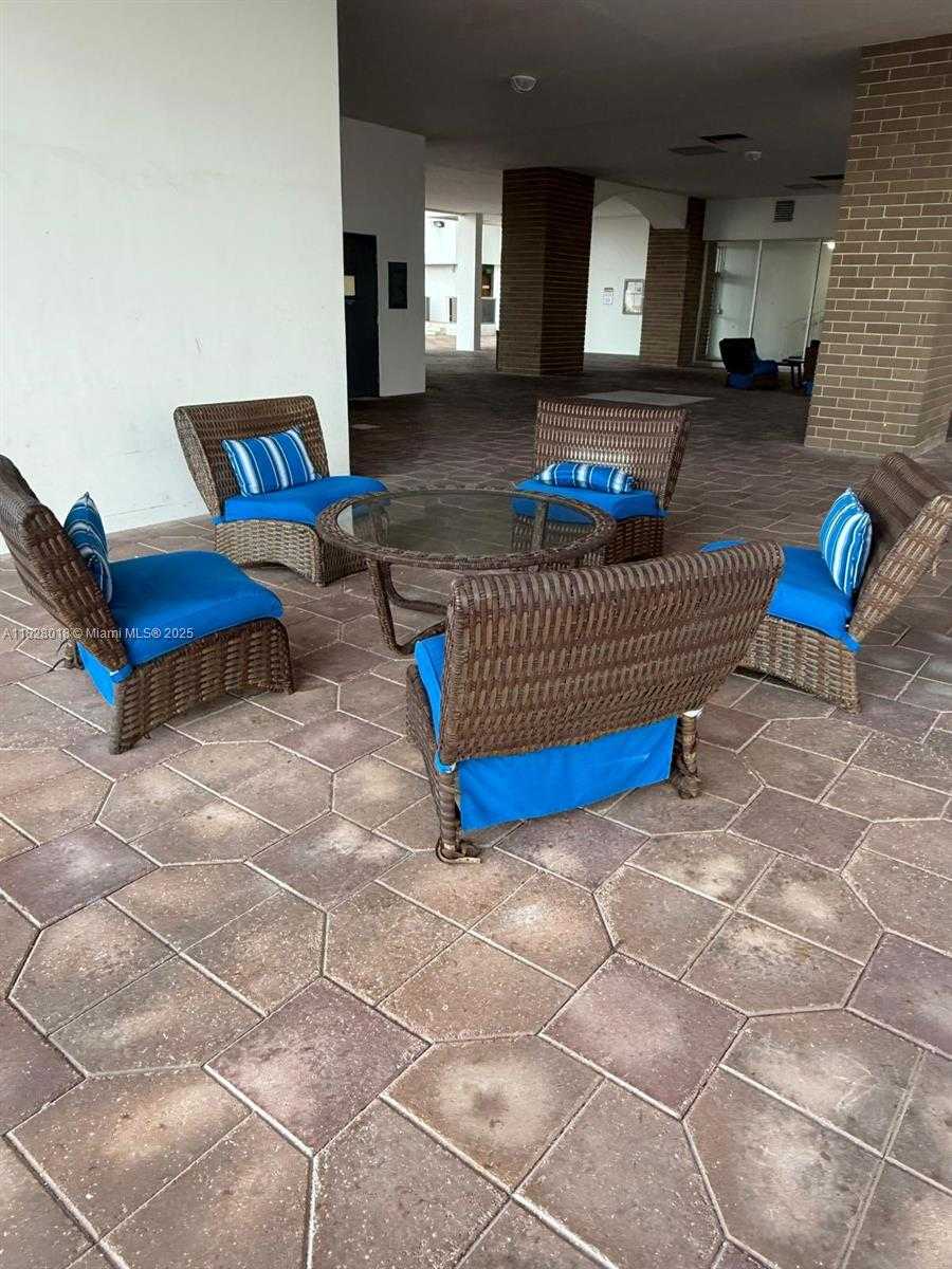 Small Image of 6039 COLLINS AVE #1212, Miami Beach Number 19