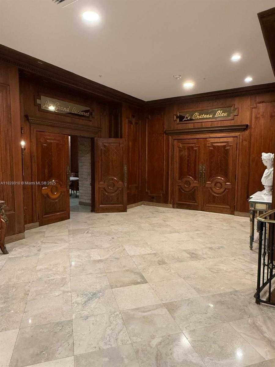 Small Image of 6039 COLLINS AVE #1212, Miami Beach Number 20