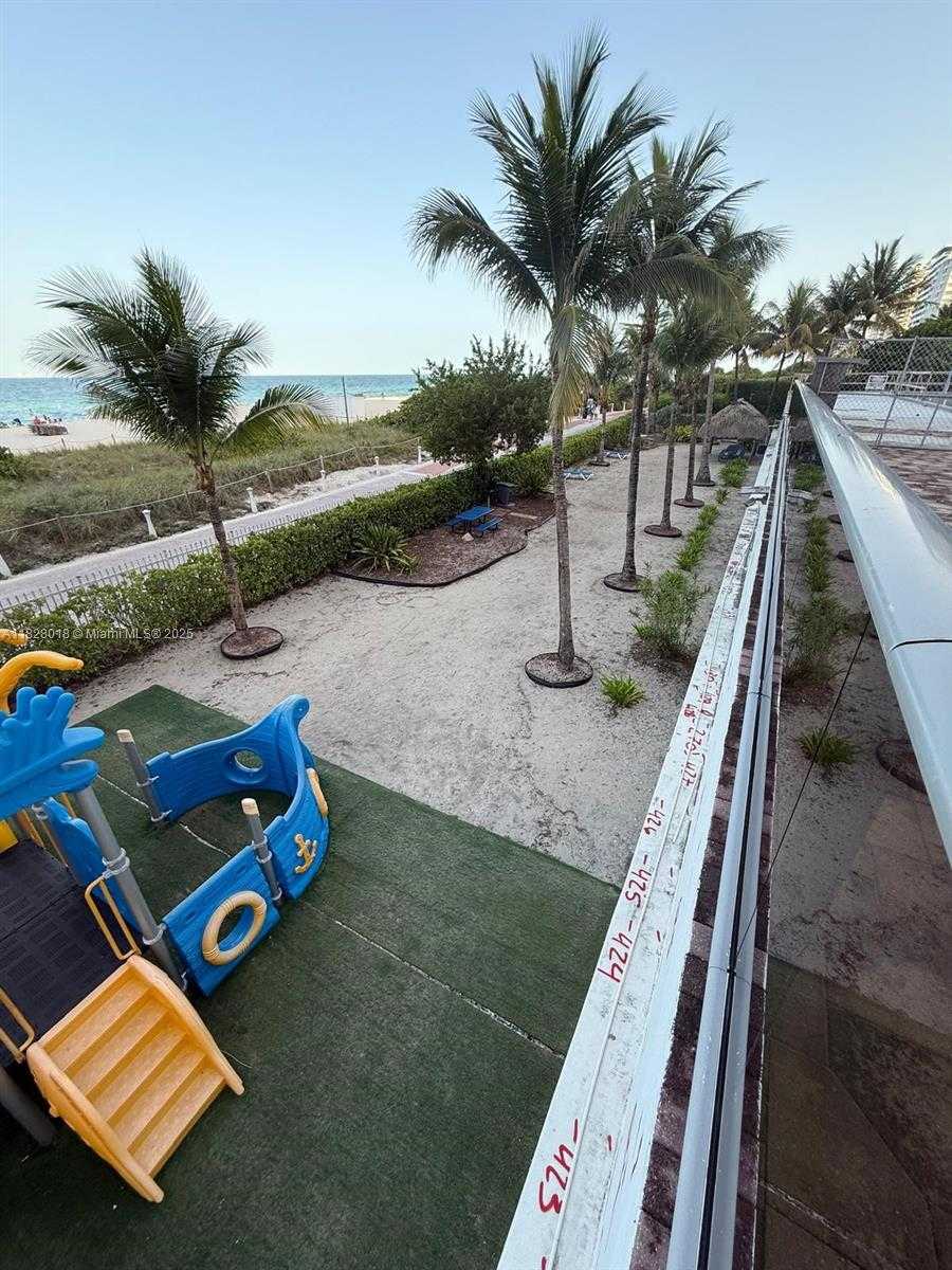 Small Image of 6039 COLLINS AVE #1212, Miami Beach Number 24