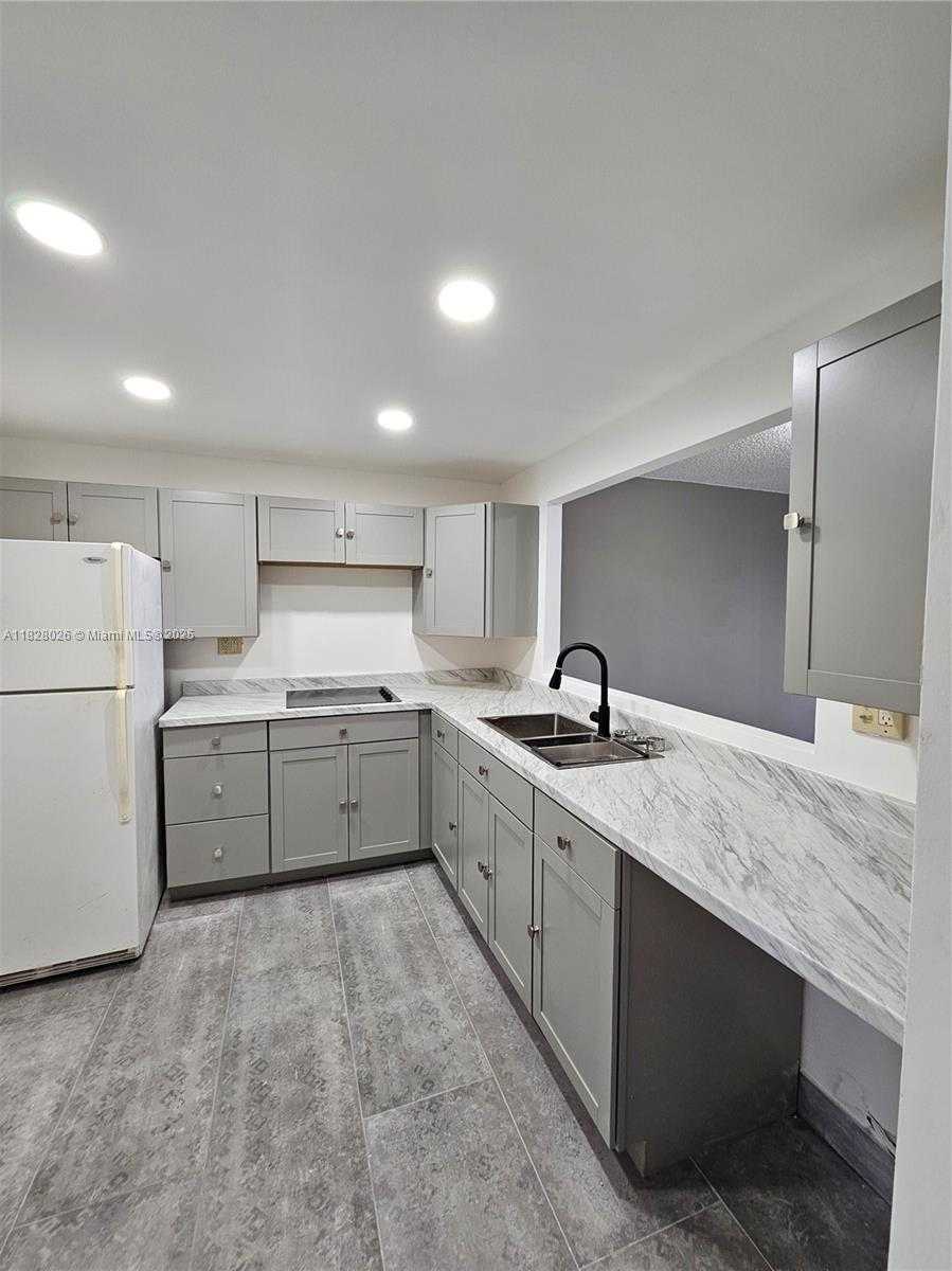 Small Image of 3600 NORTH EAST 170TH ST #402, North Miami Beach Number 3