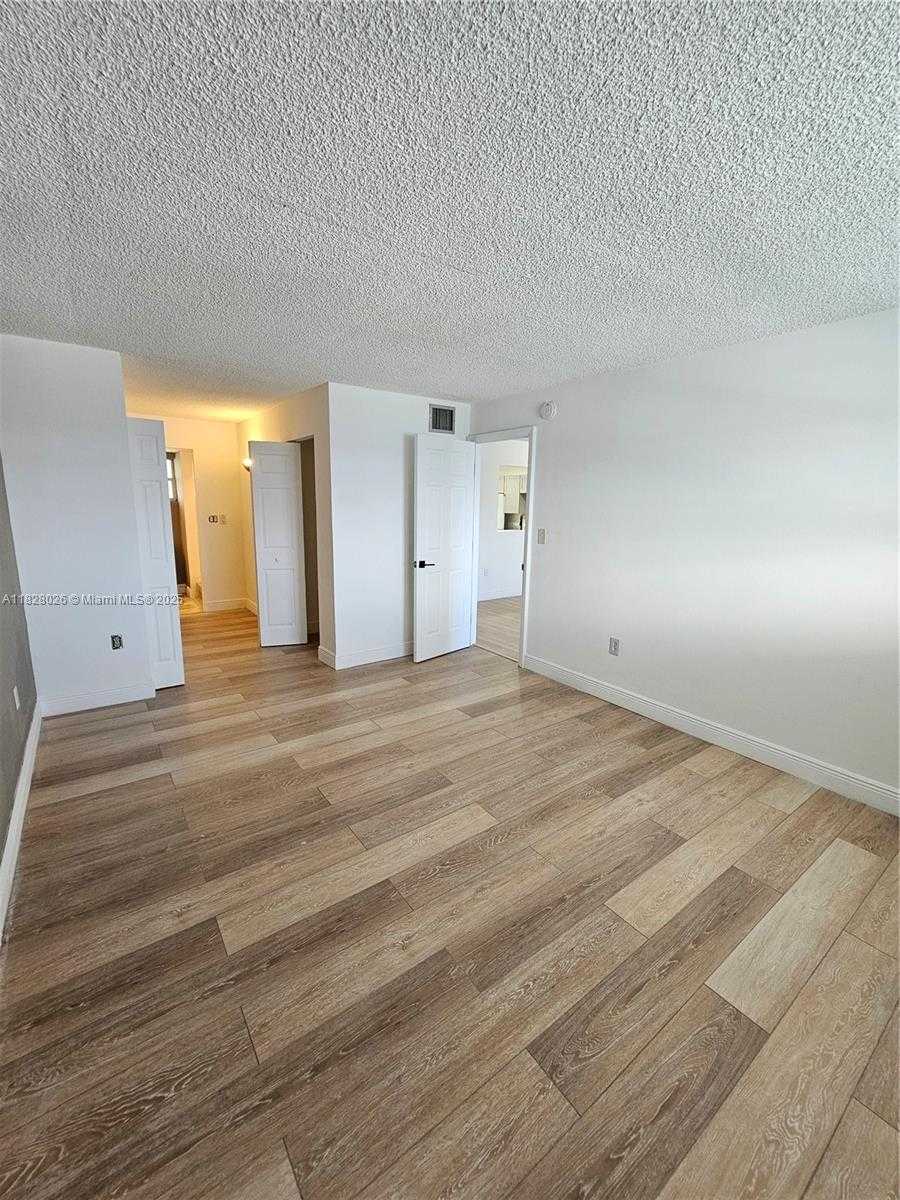 Small Image of 3600 NORTH EAST 170TH ST #402, North Miami Beach Number 7
