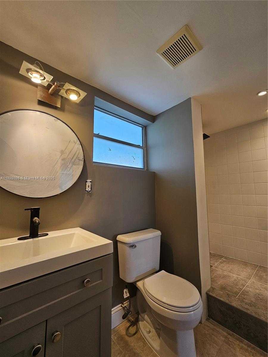 Small Image of 3600 NORTH EAST 170TH ST #402, North Miami Beach Number 9