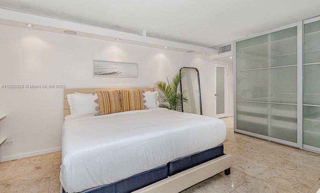 Small Image of 2301 COLLINS AVE #705, Miami Beach Number 14