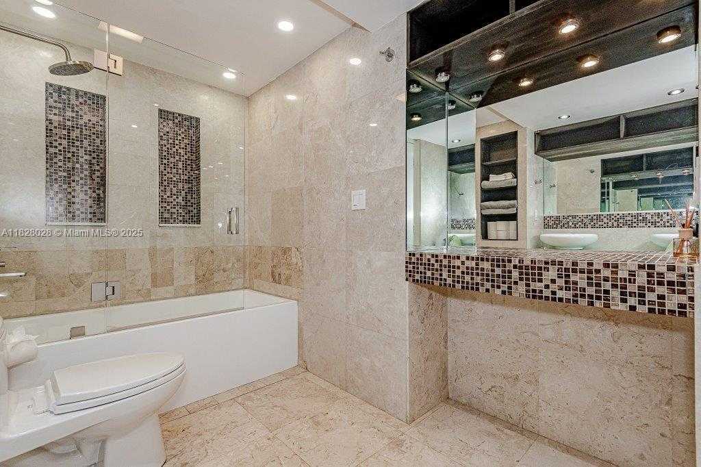 Small Image of 2301 COLLINS AVE #705, Miami Beach Number 17