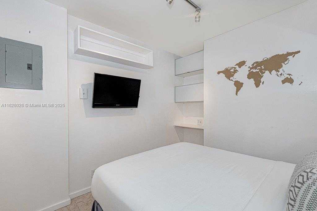 Small Image of 2301 COLLINS AVE #705, Miami Beach Number 18