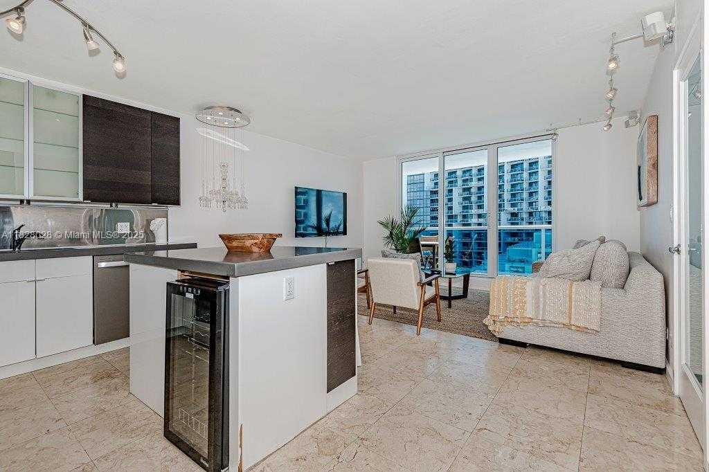 Small Image of 2301 COLLINS AVE #705, Miami Beach Number 2