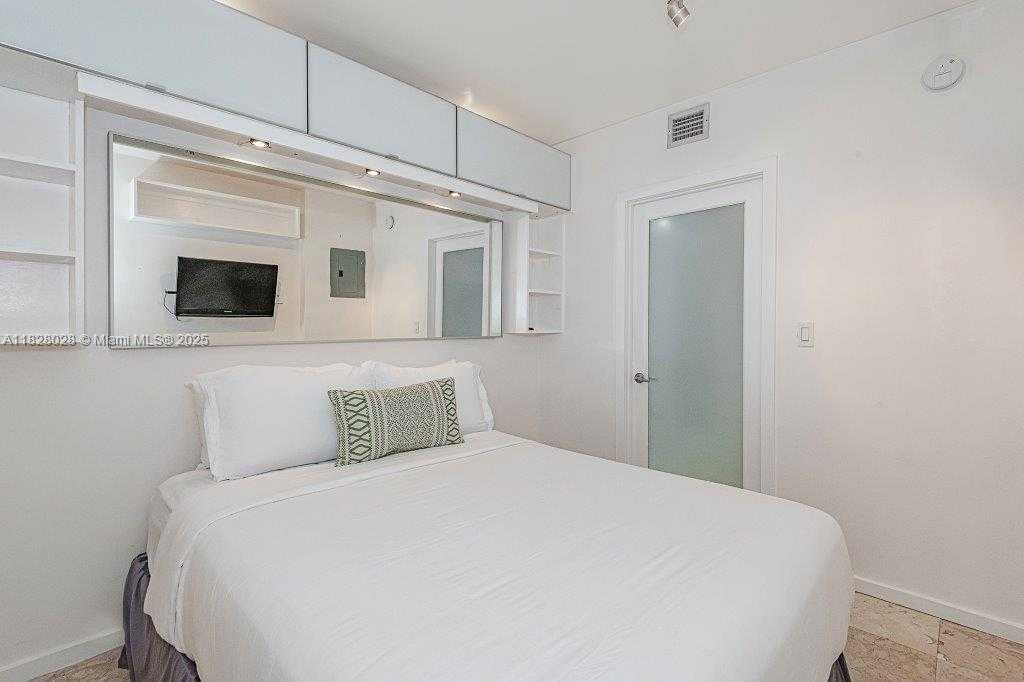 Small Image of 2301 COLLINS AVE #705, Miami Beach Number 20