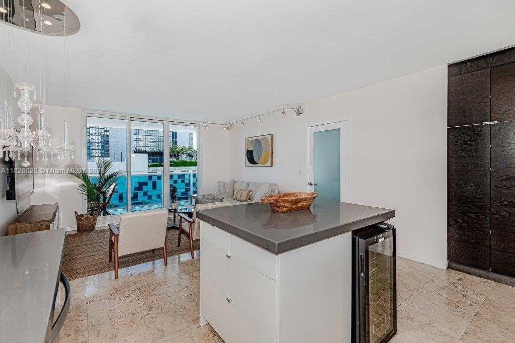 Small Image of 2301 COLLINS AVE #705, Miami Beach Number 3