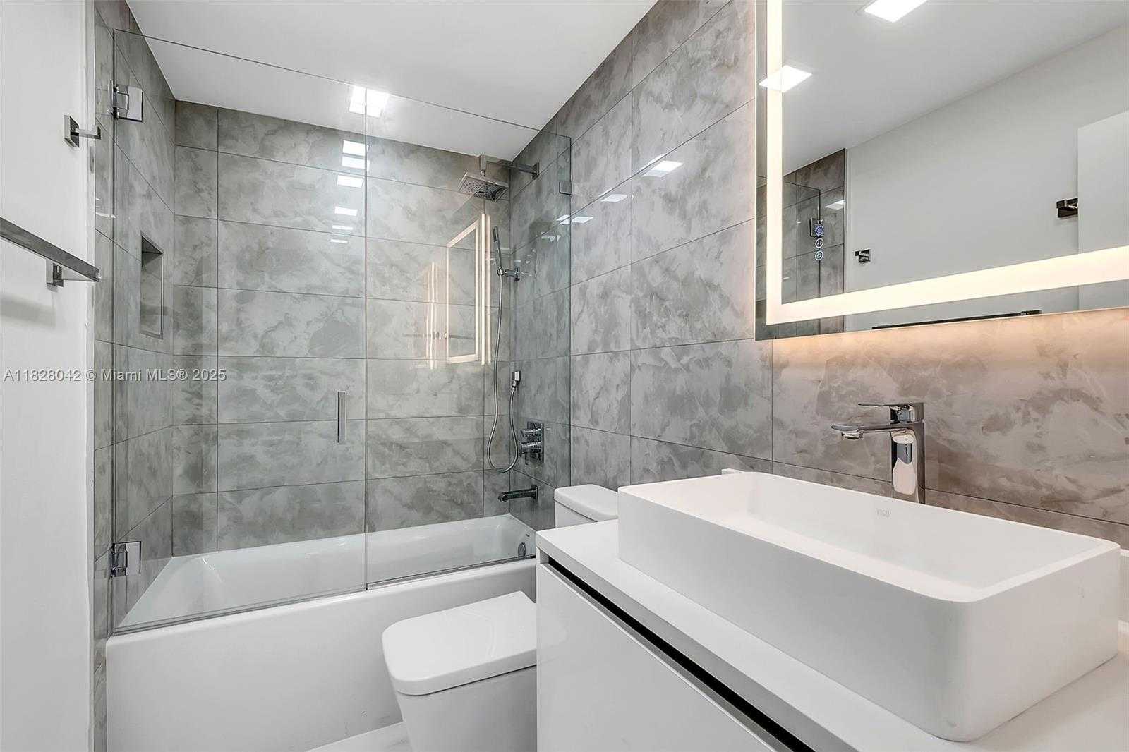 Small Image of 888 BRICKELL KEY DR #2100, Miami Number 10